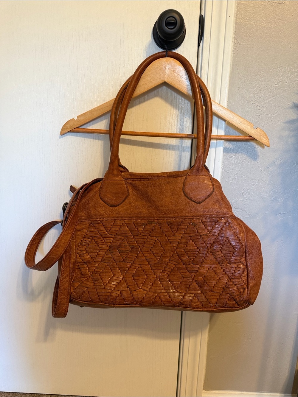 Woven Leather Shoulder Bag in Cognac Brown